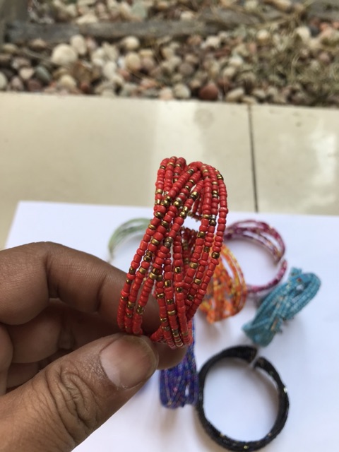 Gelang tangan wanita / gelang manik manik