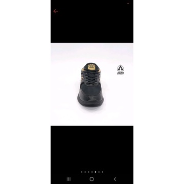 sepatu hitam gold aero street