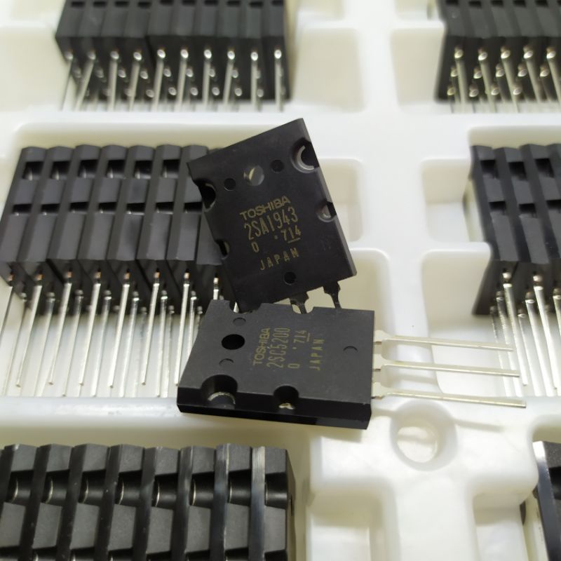 Toshiba transistor 2SA1943 2SC5200 sepasang