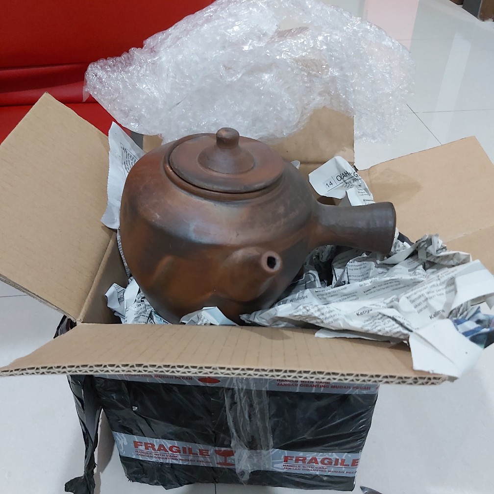 Teko Jamu Besar Panci Jamu Gerabah Tanah Liat