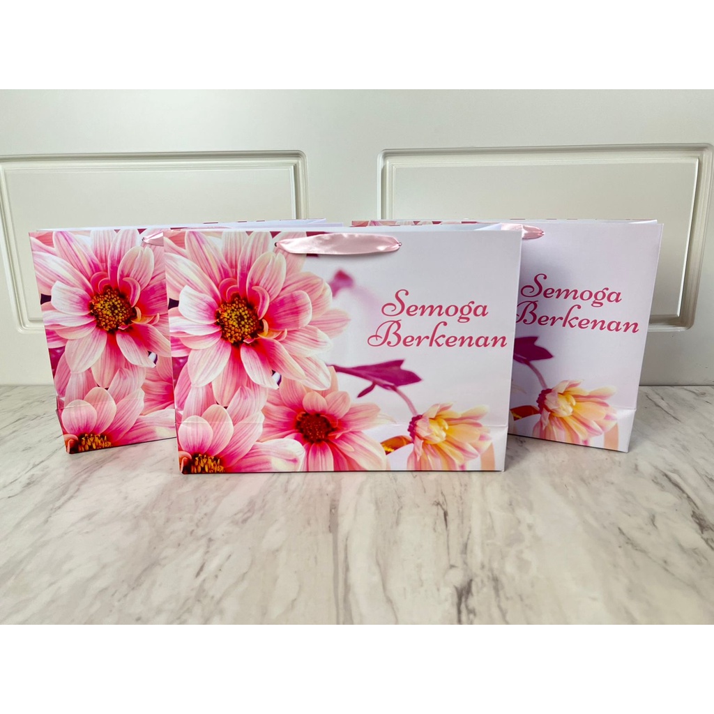 

PAPERBAG PINK BUNGA BESAR