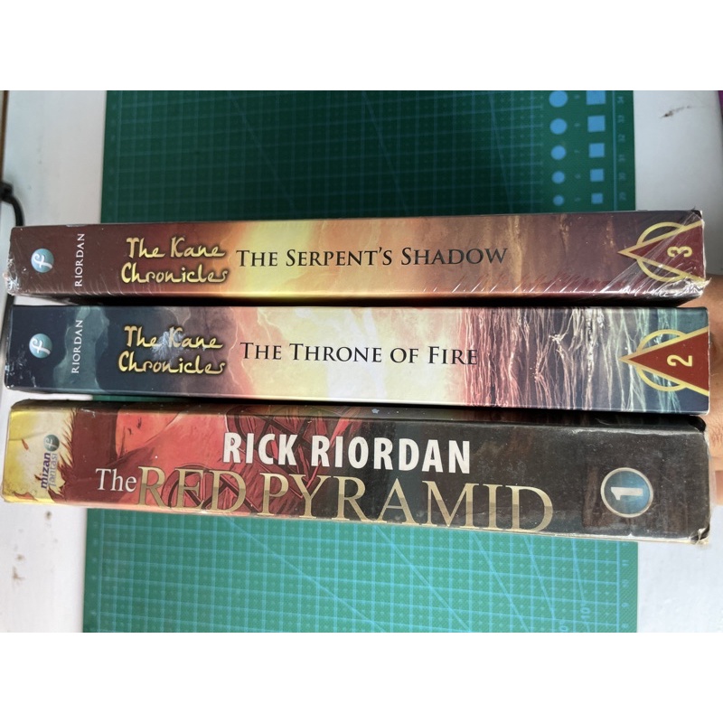 Buku Rick Riordan "The kane chronicles" preloved
