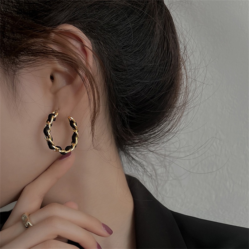 Anting Rantai Warna Hitam Untuk Wanita