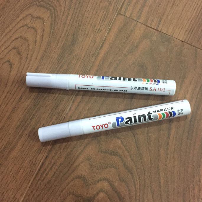 

Spidol ban TOYO warna putih