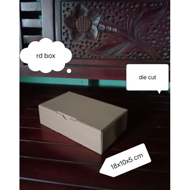 

kardus/box/kotak 18x10x5 cm,box pizza,box olshop,dus packaging,kotak kado