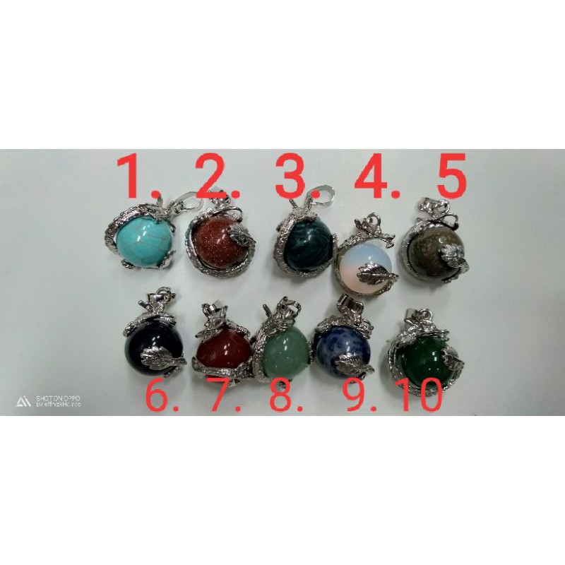 liontin batu alam bulat