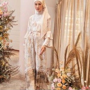 Mahara Dress Ivory Size M by Diana Restu