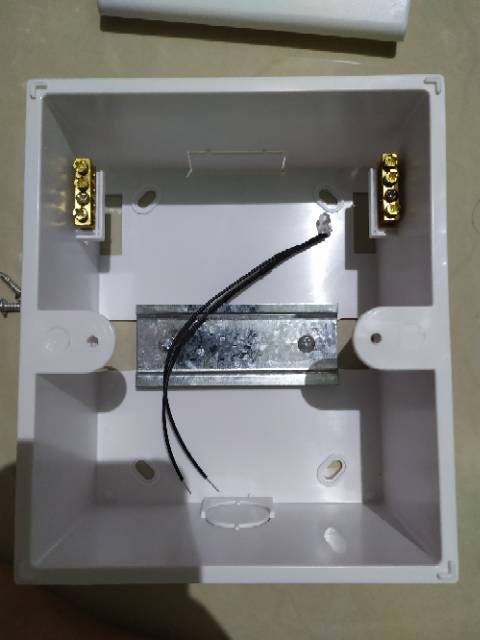 Box MCB 4 Group