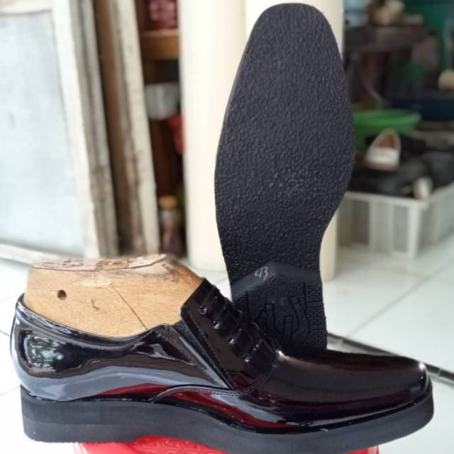 Sepatu pdh pendek flat