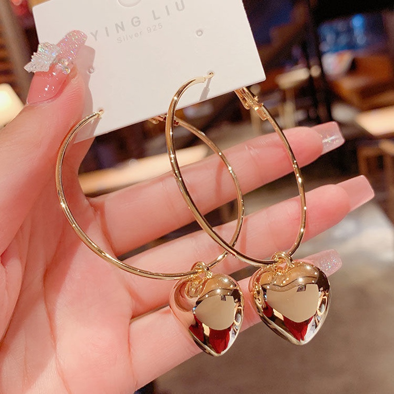 Anting Tusuk Gantung Bentuk Hati Hollow Bahan Metal Gaya Korea