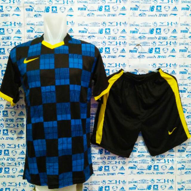 Baju Kaos Futsal Jersey Bola Setelan Futsal Nike RC
Hitam Biru Kuning