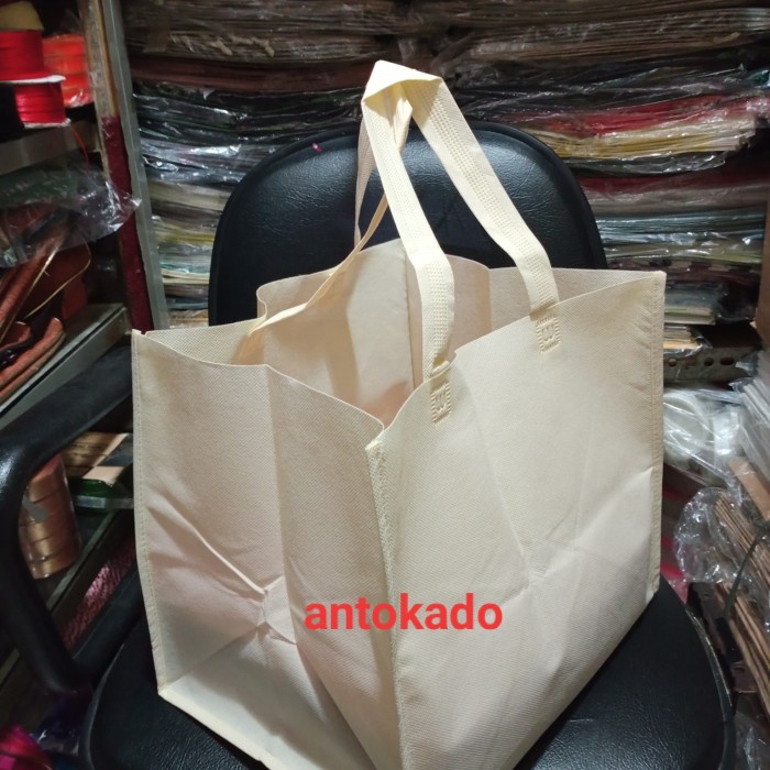 

✨ BISA COD ✨ tas kotak spunbond polos