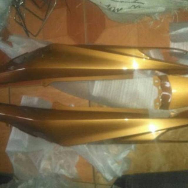 Cover body belakang new jupiter z robot,gold