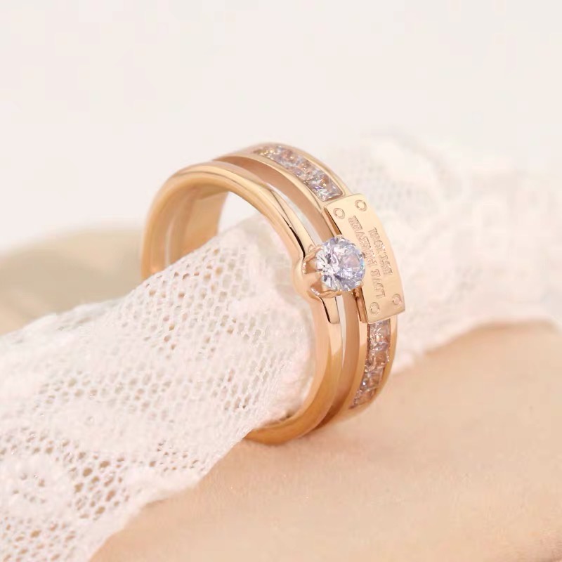 Cincin Berlian Ganda Bahan Titanium Steel Warna Rose Gold Gaya Retro Korea Untuk Wanita
