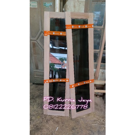 Jendela dan Kusen kayu Kamper Samarinda Oven