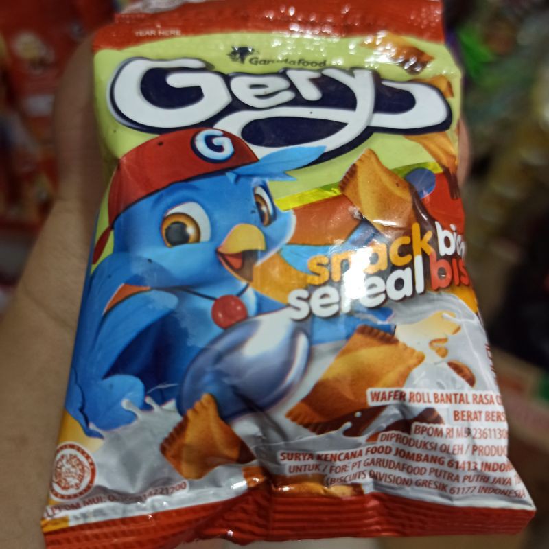 

Gery Snack Sereal Wafer Roll Bantal 8g