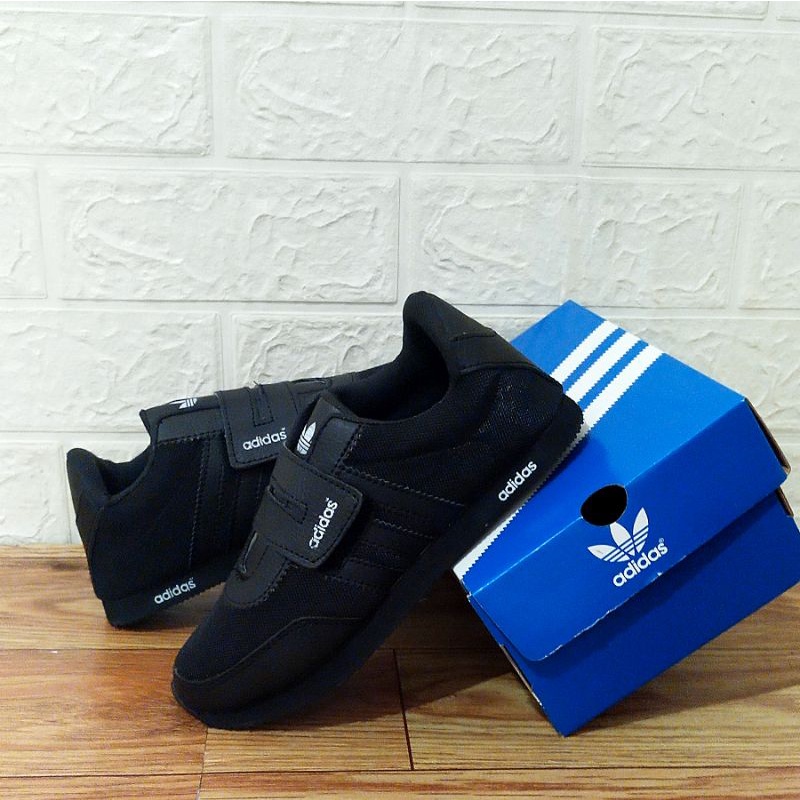 SEPATU SEKOLAH ANAK / SEPATU ANAK LAKI LAKI / SEPATU ANAK PEREMPUAN / SEPATU SEKOLAH ANAK TK SD / SEPATU ANAK ADIDAS FULL BLACK PREMIUM QUALITY