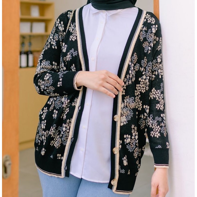 Muda x Mega Iskanti Semasa Cardigan Black