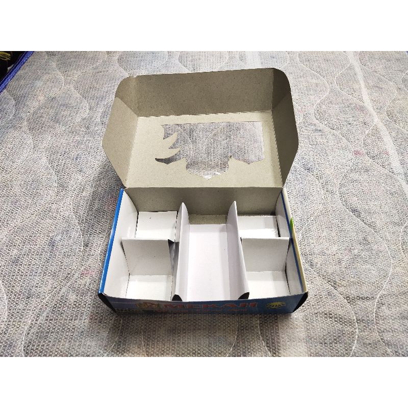 

Box kardus Hampres sovenir Haji Umrah oleh oleh haji