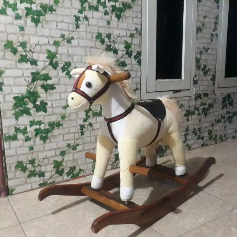 Mainan kuda rocking/kuda goyang