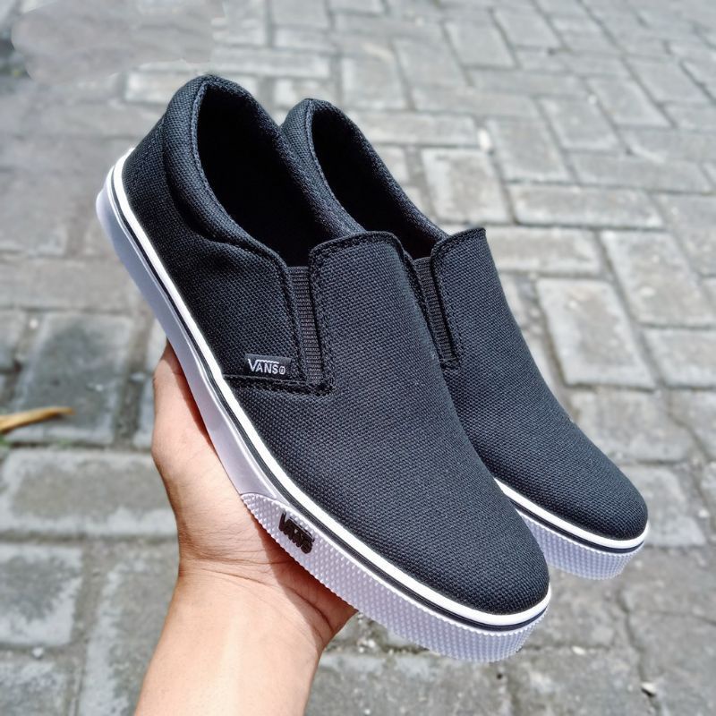 Sepatu slip on/Sepatu Vans/Sepatu kasual/Sepatu formal