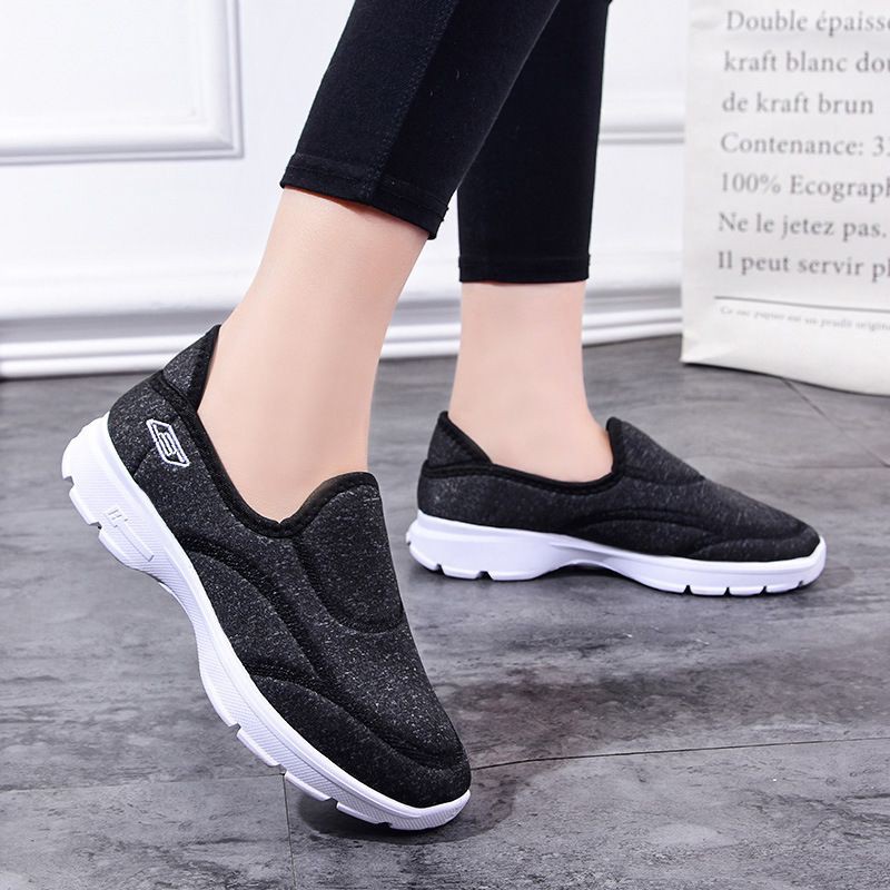 SKECHERS - Sepatu Line Jalan Santai, olahraga ringan