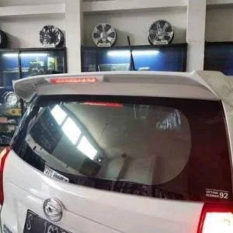 Topi belakang spoiler calya sigra mugen