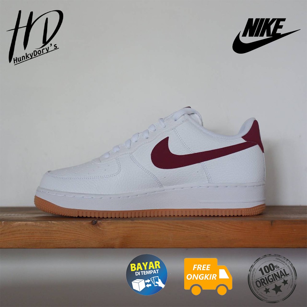 Sepatu Sneakers Pria Nike Air Force AF 1 '07 Low White Team Red Gum Original