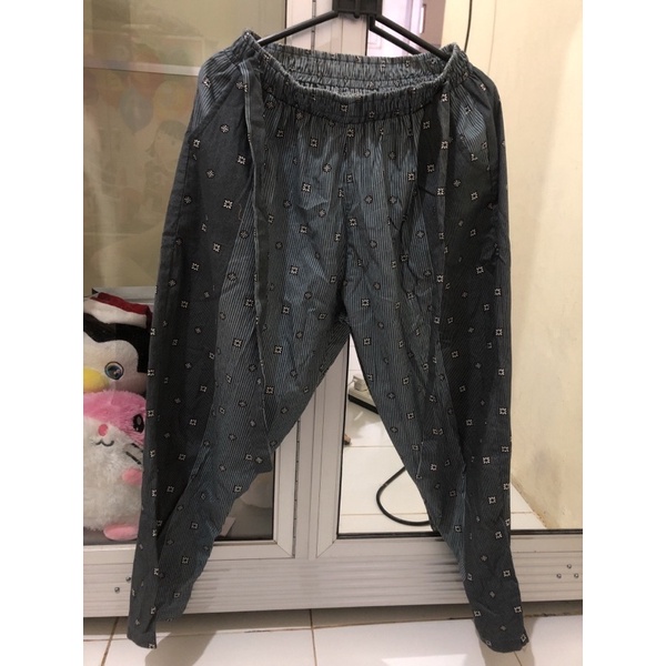 Preloved Celana Pita