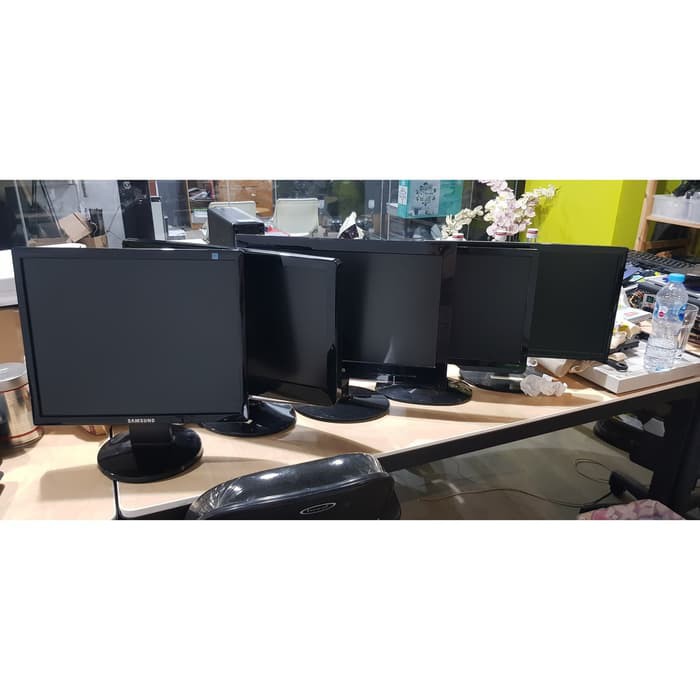 MONITOR LCD 19in Berbagai merk - Samsung LG BenQ - Ex Kantor PC CCTV