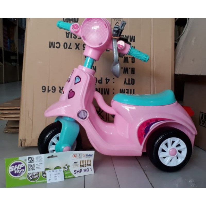 MAINAN ANAK VESPA CLASIC MINI MURAH FREE HELM / SHP MB 691 VESPA ANAK CLASSIC MURAH dan ada MUSIC