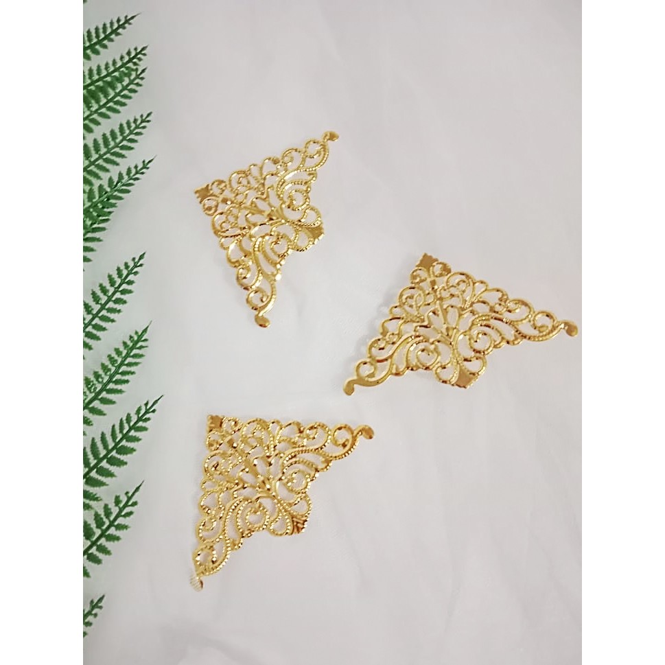 SUDUT HANTARAN BESAR / LEMPENGAN EMAS / AKSESORIS MAHAR DAN SESERAHAN