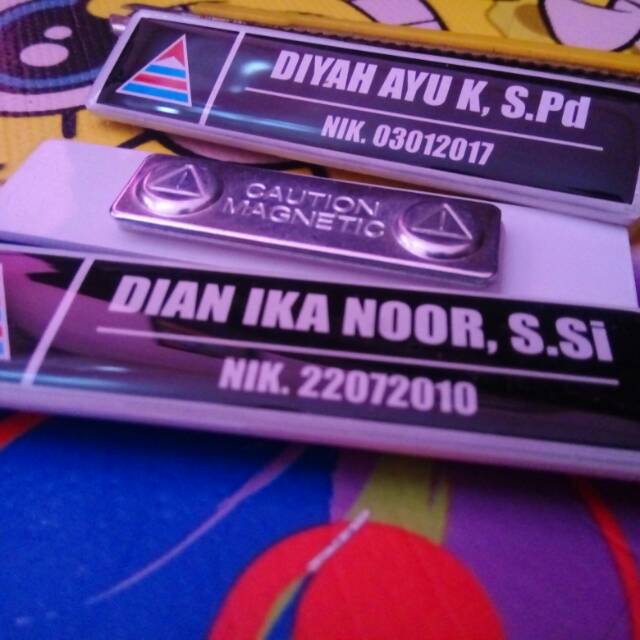 

Name tag, nama dada akrelik Magnet