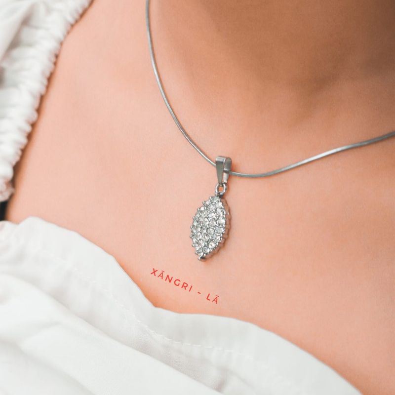 Kalung Liontin Lonjong Tetes Air Wanita Terbaru / Liontin titanium Silver Antin Karat Kuat Dan anti gatal di kulit