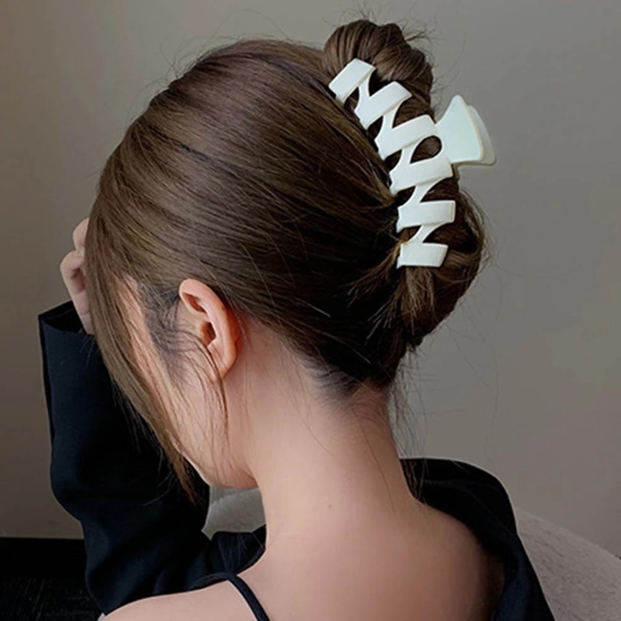 Korean Large Hair Claws Elegant Matte Hairpin Barrette For Women Fashion Ponytail Holder Hair Accessories