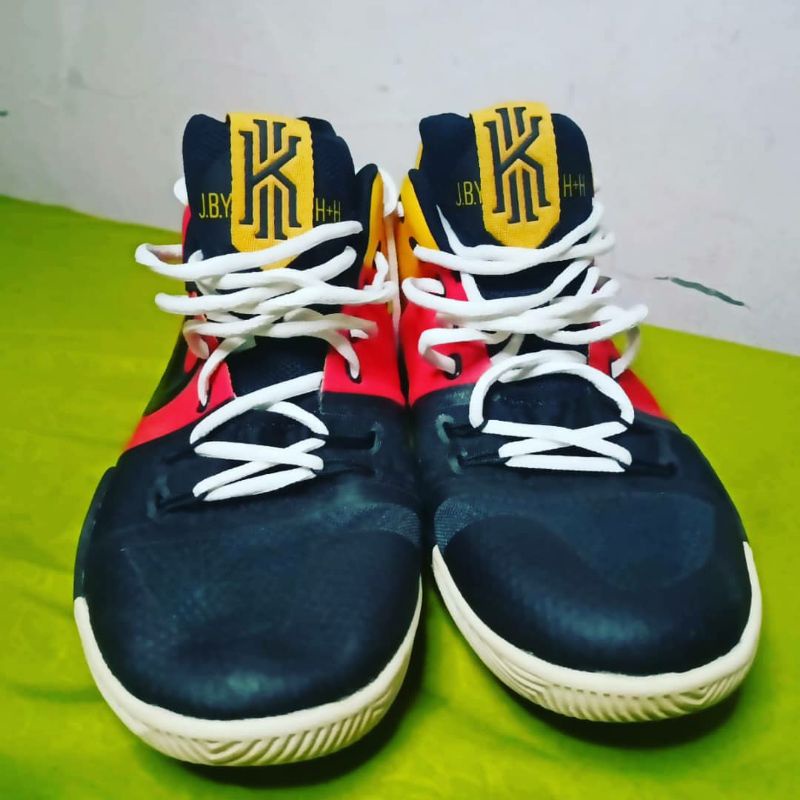 nike kyrie 3 raygun