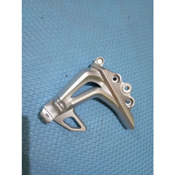 FOOT STEP BELAKANG JUPITER ZZ  2010 KIRI ORIGINAL