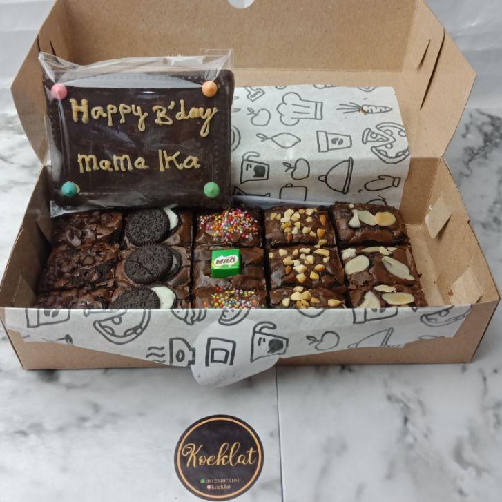 

FREE ONGKIR!Brownies Fudgy Shiny Crust 20x10 dan 20x20, hampers, kado, coklat, free greeting card|SQ1