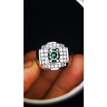 Cincin green moissanite round brilliant