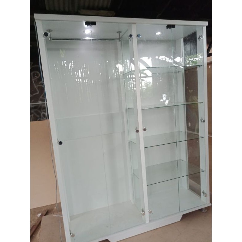 Lemari kaca gantung untuk gamis