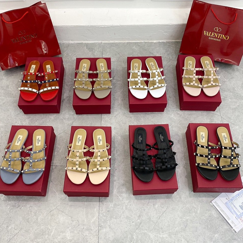 Valentino Sandal Selop Wanita Model Klasik Rivet Ukuran 35-41
