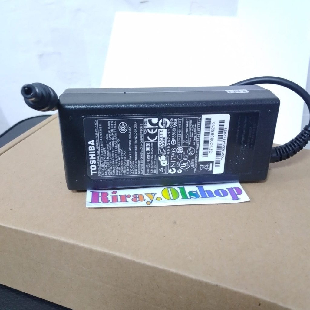 Charger Casan Laptop Toshiba Satellite L840 M300 S40 M84 3000 1600 A65 A70 19V 4.74V 90W