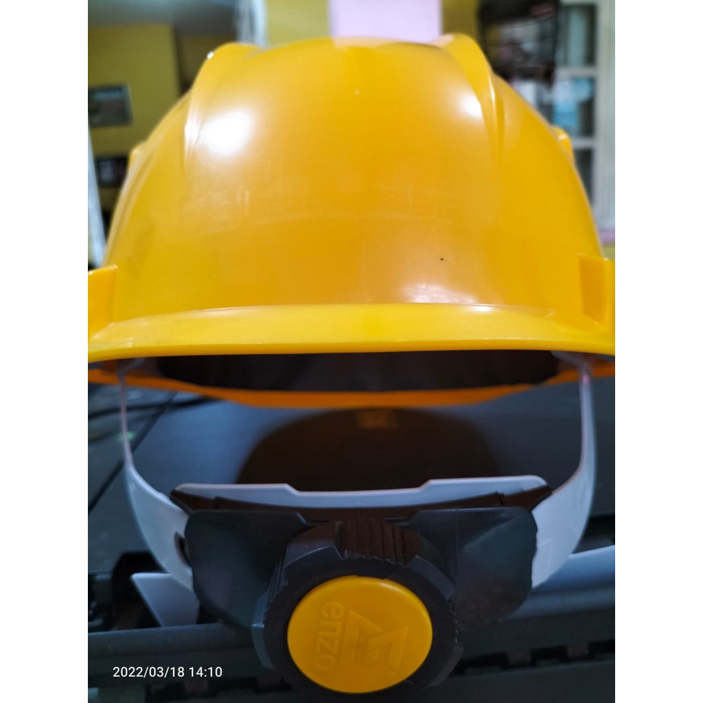 Helm Proyek Enzo