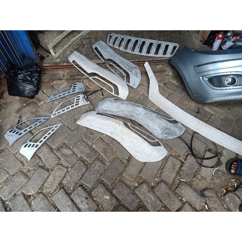 mata sipit eyelid dan Garnish stoplamp Xtrail T31 2012 13 14