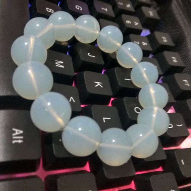 Gelang batu berjad api