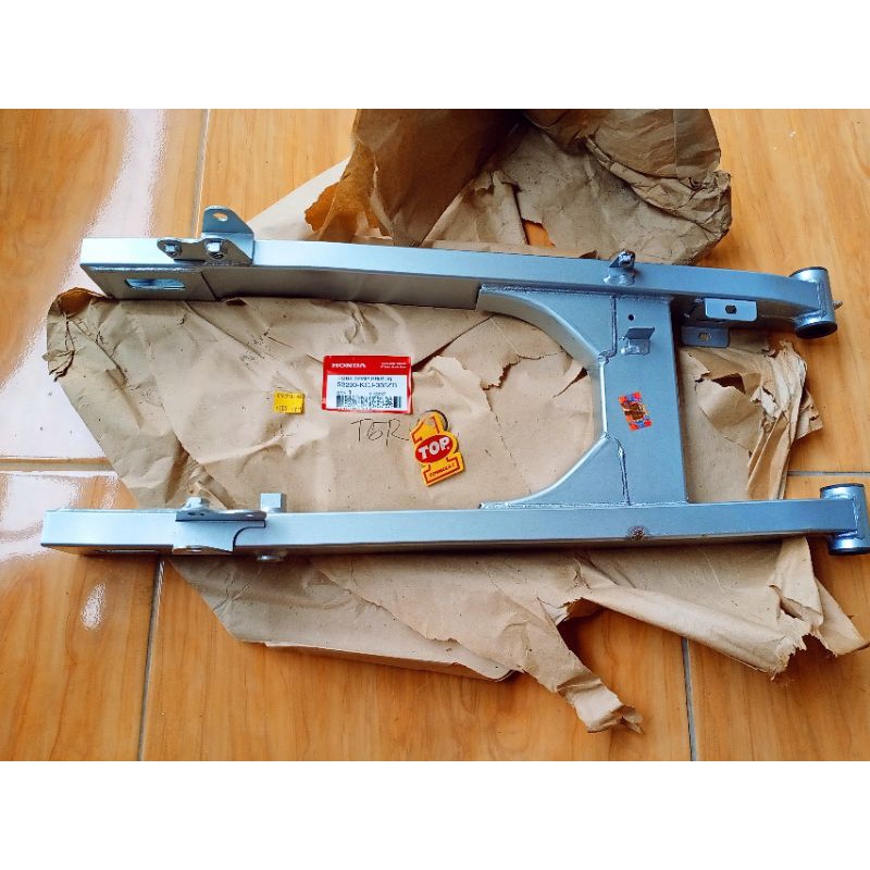 Fork Belakang Swing Arm belakang Honda Tiger Lawas Tiger Lama Tiger 2000 Original Baru 52200-KCJ-305