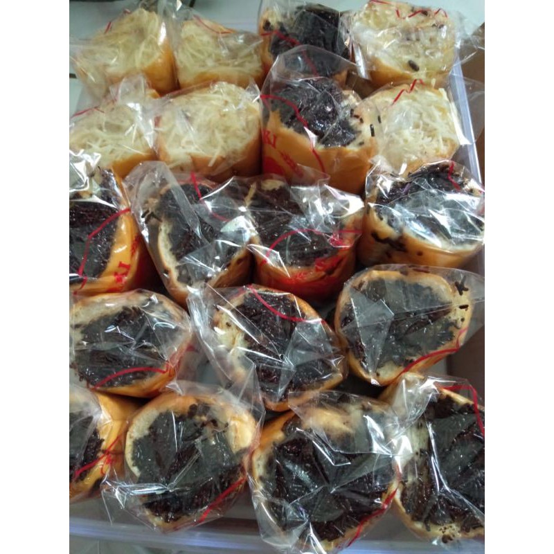 

Roti menul (roti cokelat, roti keju)