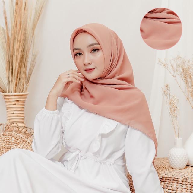 Hijab Segiempat Polycotton 115 x 115 Warna Part 1 Bella Square-PEACHY