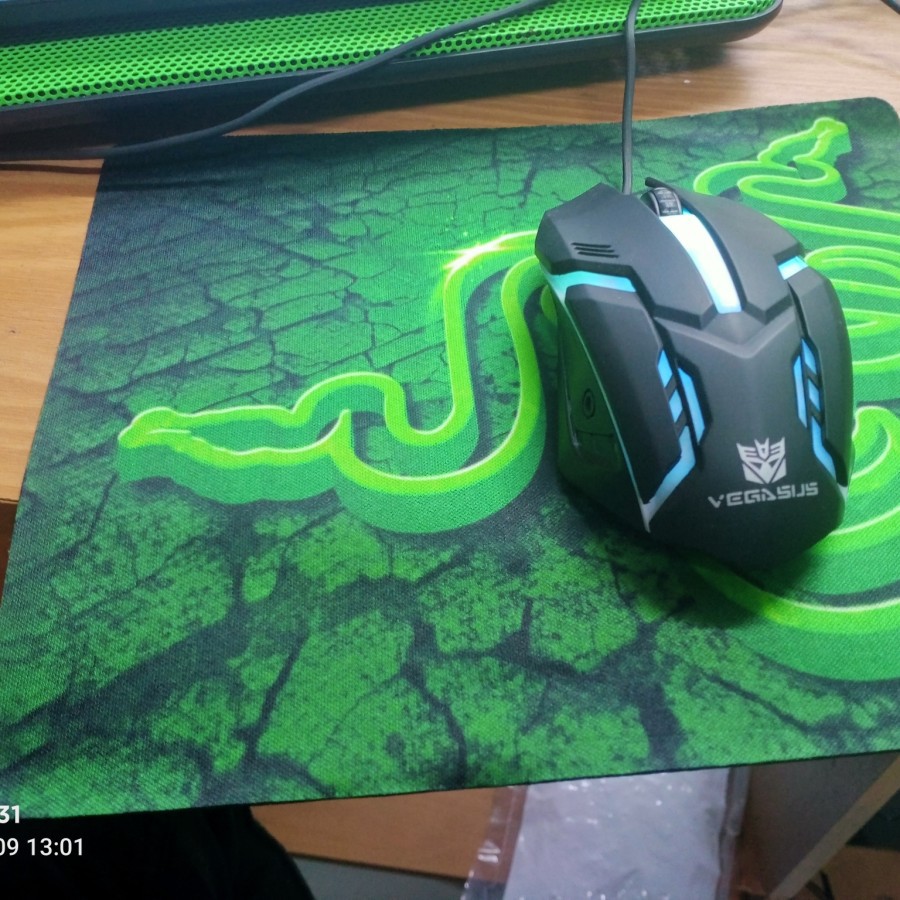 TATAKAN MOUSE MOUSEPAD GAMING MURAH 20X23CM BAHAN HALUS