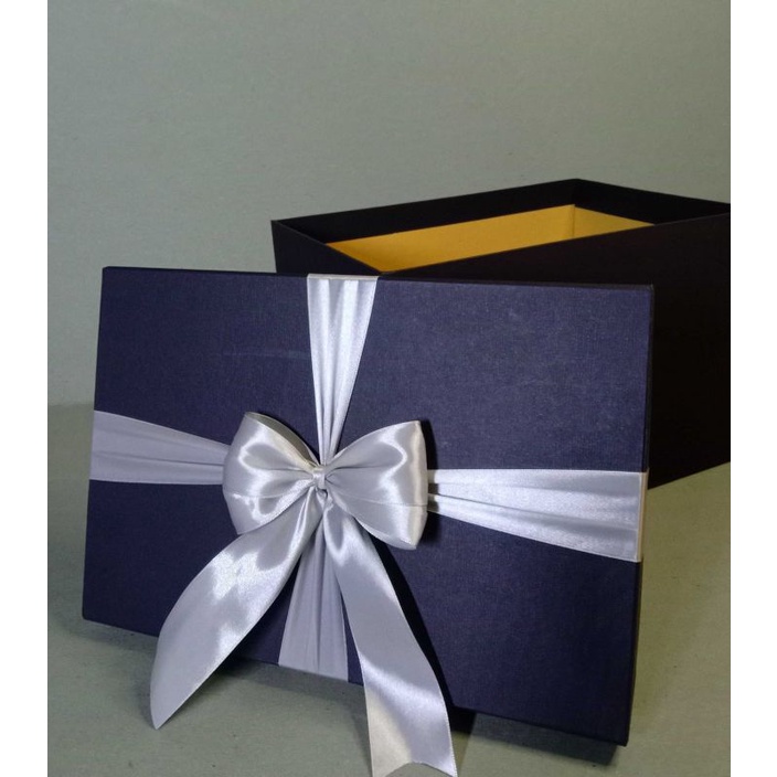 

Kotak Hadiah / Kotak Kado / 30x20x20cm / Berpita